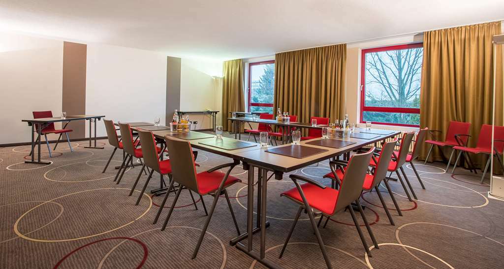 Elaya Hotel Frankfurt Oberursel Servis gambar